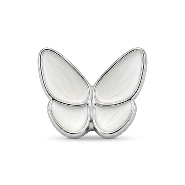 Mini urna mariposa Alas de Esperanza en blanco perlado con bordes plateados